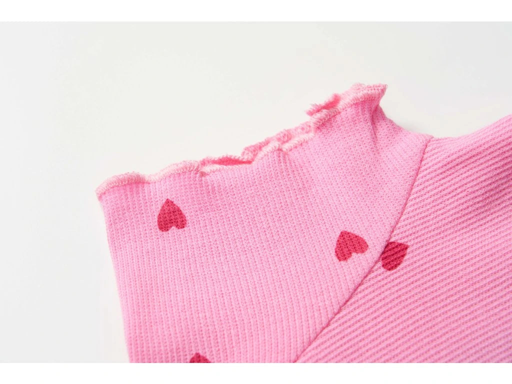Růžové tričko se srdíčky z jemné bavlny